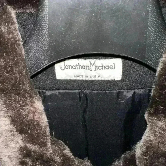 Vintage black Jonathan Michael wool coat. No size. Thinking it’s a 12/14. EUC - Picture 6 of 9
